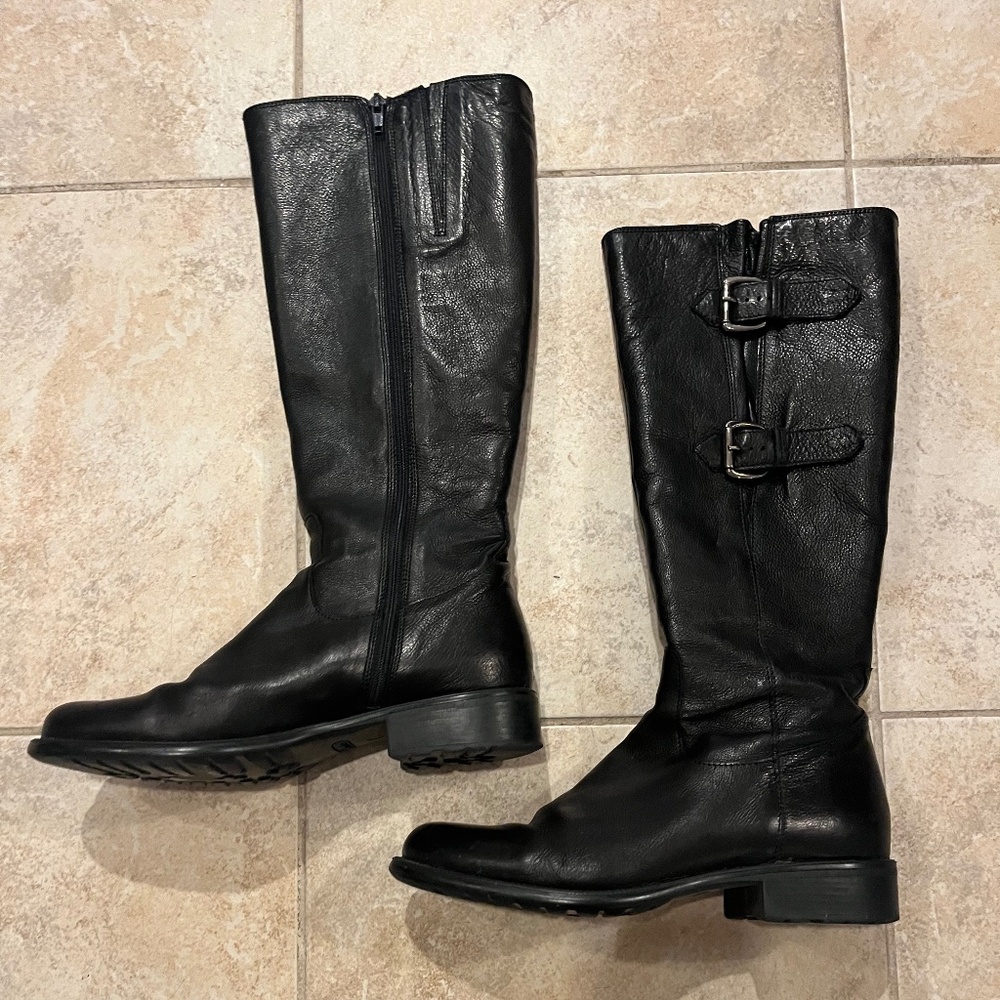 Black leather boots: Clark's Mullin Spice, size 8.5 M